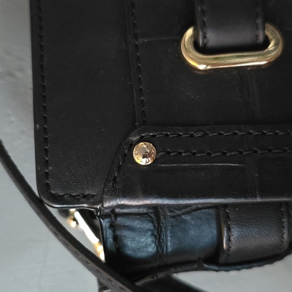 Coach black leather embossed small crossbody gold detail - Picture 5 of 13